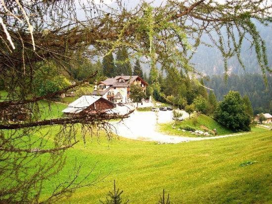 Rifugio Caltena Fiera Di Primiero Zewnętrze zdjęcie